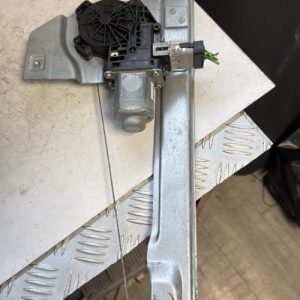 Leve vitre electrique avant droit CITROEN BERLINGO 2 PHASE 1 Diesel image 1