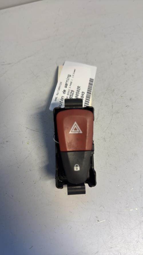 Bouton de warning RENAULT GRAND SCENIC 3 PHASE 1 Diesel image 3
