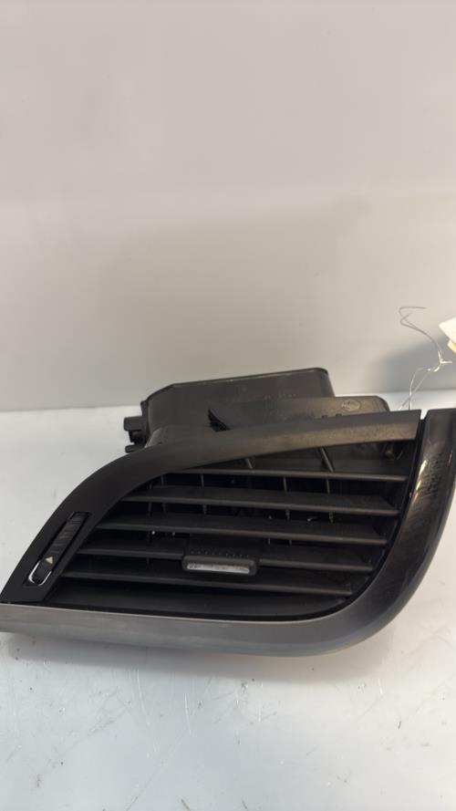Aerateur tableau de bord avant droit PEUGEOT 207 PHASE 2 CABRIOLET Diesel image 1