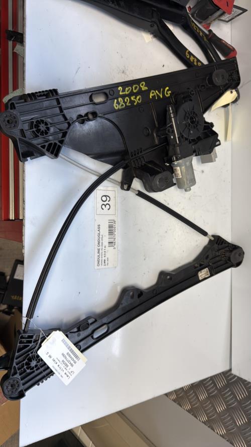 Leve vitre electrique avant gauche PEUGEOT 2008 2 Essence image 1