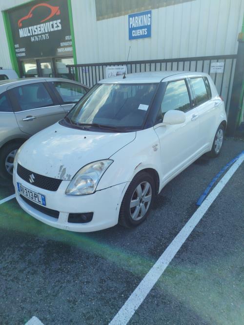 Aile avant droit SUZUKI SWIFT 3 Diesel image 1