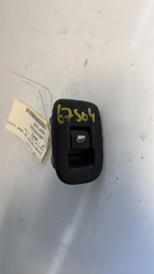 Interrupteur de leve vitre PEUGEOT 208 1 PHASE 2 Diesel image 2