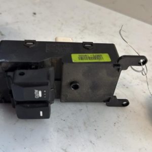 Interrupteur de leve vitre avant gauche KIA RIO 2 PHASE 1 Diesel image 1