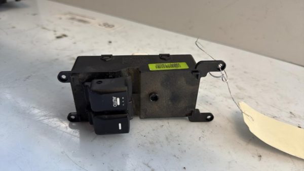 Interrupteur de leve vitre avant gauche KIA RIO 2 PHASE 1 Diesel image 2