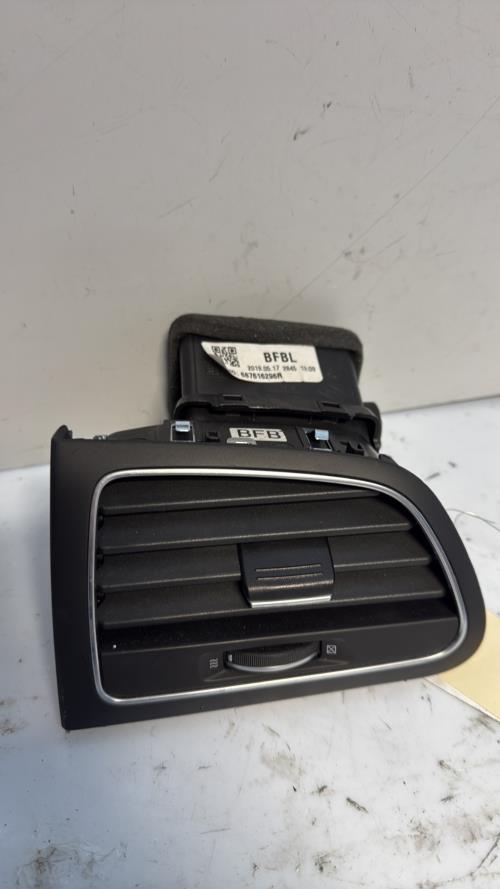 Aerateur tableau de bord avant gauche RENAULT MEGANE 4 PHASE 1 Diesel image 2