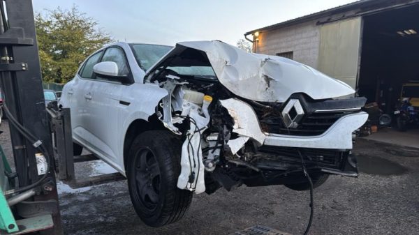 Divers RENAULT MEGANE 4 PHASE 1 Diesel image 6