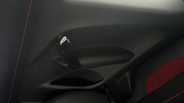 Interieur complet PEUGEOT 208 1 PHASE 2 Essence image 10