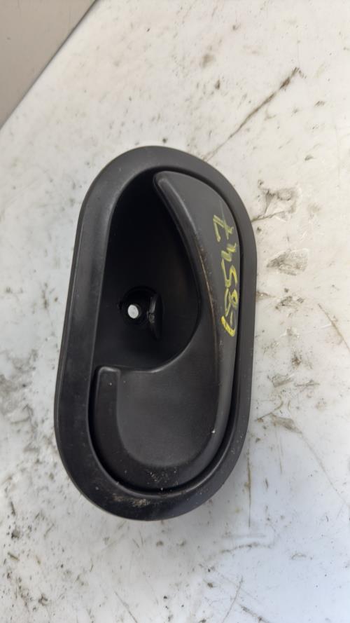 Poignee interieur avant gauche RENAULT TWINGO 2 PHASE 1 Essence image 3