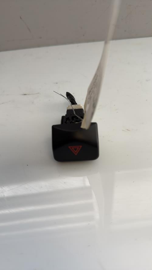 Bouton de warning NISSAN NOTE 1 PHASE 1 Diesel image 1