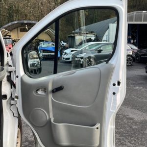 Porte avant droit RENAULT TRAFIC 2 PHASE 1 Diesel image 2