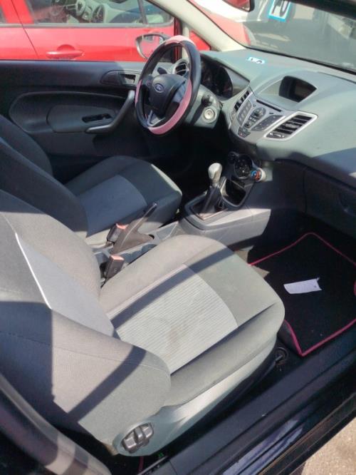 Poignee porte avant gauche FORD FIESTA 6 PHASE 1 Diesel image 5