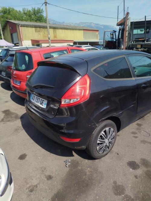 Poignee porte avant gauche FORD FIESTA 6 PHASE 1 Diesel image 6