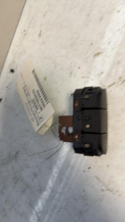 Bouton/Interrupteur PEUGEOT 508 1 SW PHASE 2 BREAK Diesel image 3