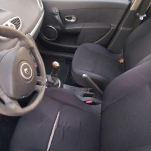 Poignee interieur avant gauche RENAULT CLIO 3 PHASE 1 Diesel image 6