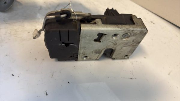 Serrure avant droit PEUGEOT 307 PHASE 1 BREAK Diesel image 4