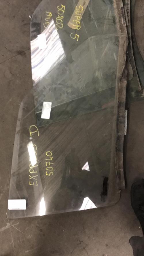 Vitre avant droit RENAULT EXPRESS PHASE 1 image 1