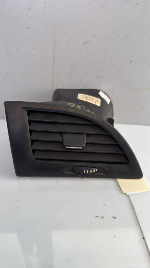 Aerateur tableau de bord avant gauche RENAULT MEGANE 3 PHASE 1 Diesel image 3