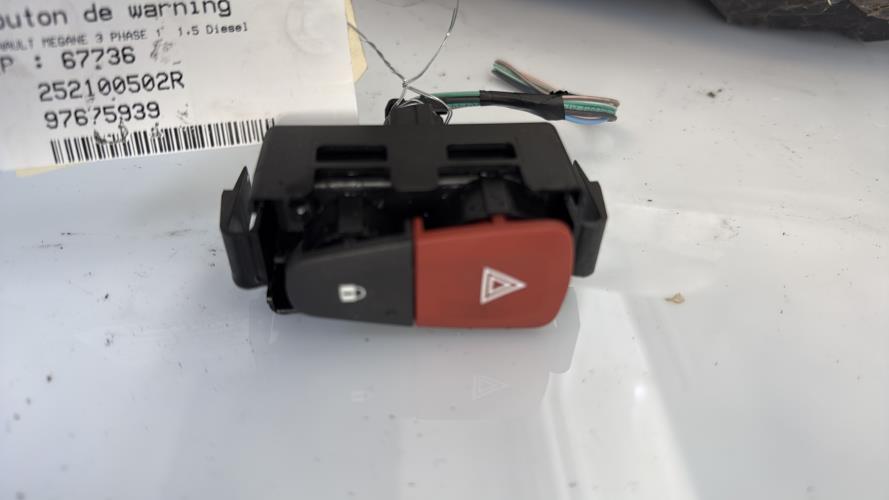 Bouton de warning RENAULT MEGANE 3 PHASE 1 Diesel image 2