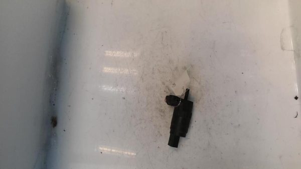 Pompe lave glace avant VOLKSWAGEN GOLF 5 Diesel image 1