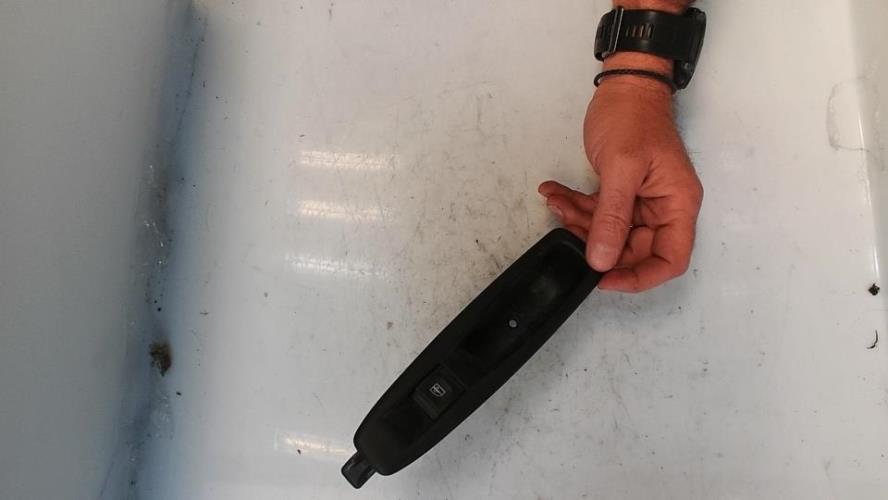 Interrupteur de leve vitre avant droit RENAULT CLIO 4 PHASE 2 Diesel image 1