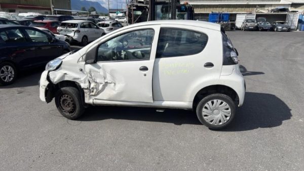 Lunette arriere CITROEN C1 1 PHASE 1 Essence image 5
