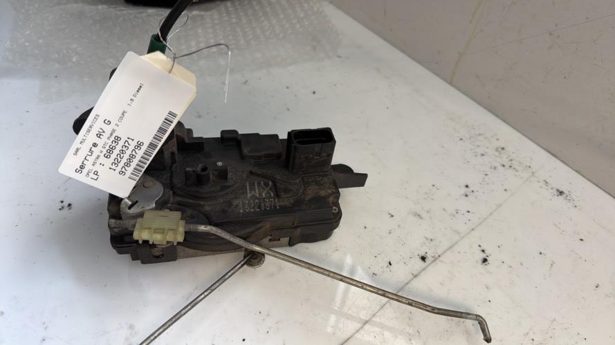 Serrure avant gauche OPEL ASTRA H GTC PHASE 2 Diesel image 3