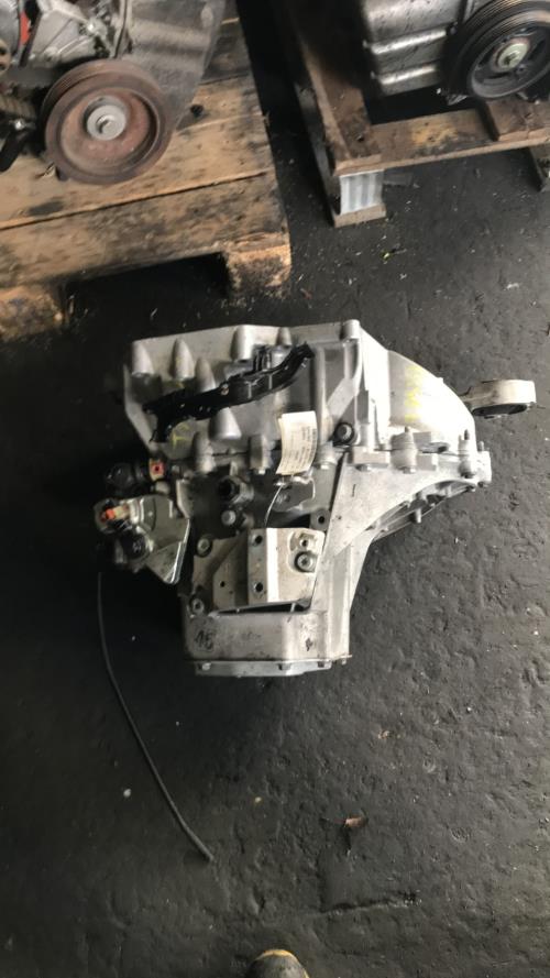 Boite de vitesses PEUGEOT 208 1 PHASE 2 Essence image 6