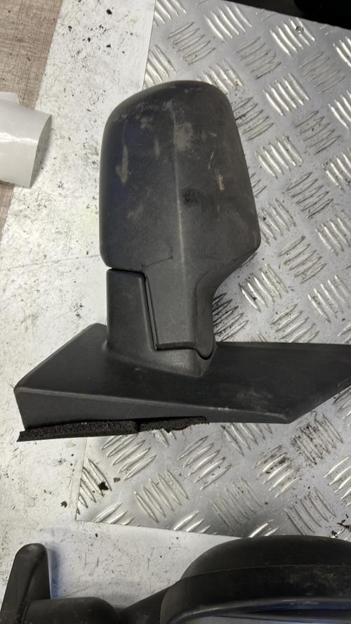 Retroviseur droit FORD FUSION PHASE 1 Diesel image 1