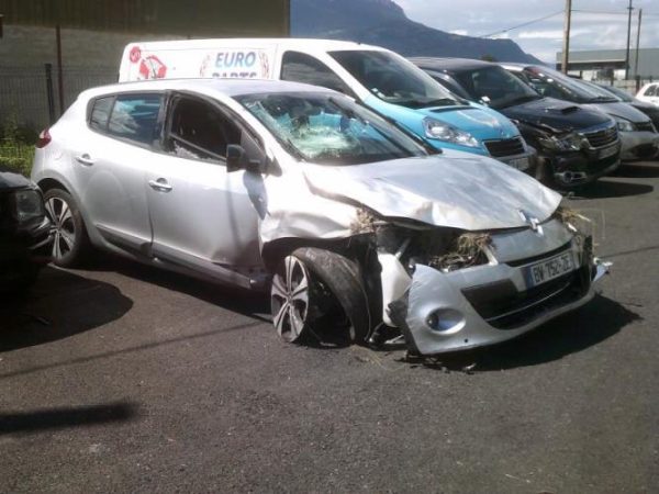 Vitre avant droit RENAULT MEGANE 3 PHASE 1 Diesel image 5