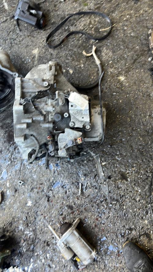 Boite de vitesses PEUGEOT 2008 1 PHASE 1 Diesel image 4