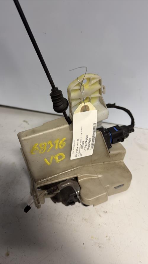 Serrure avant droit VOLKSWAGEN POLO 4 PHASE 2 Diesel image 1