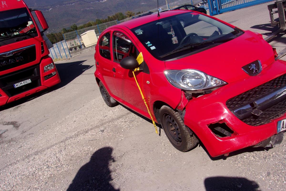 Capot PEUGEOT 107 PHASE 2 image 2