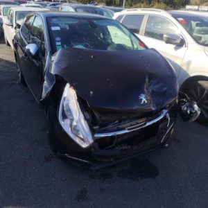 Vitre avant gauche PEUGEOT 208 1 PHASE 2 Essence image 1