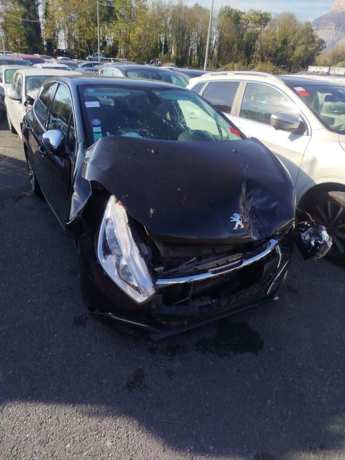 Vitre avant gauche PEUGEOT 208 1 PHASE 2 Essence image 1
