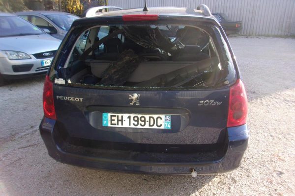 Leve vitre electrique arriere gauche PEUGEOT 307 PHASE 1 BREAK Diesel image 3