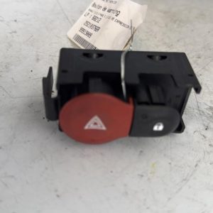 Bouton de warning RENAULT CLIO 3 PHASE 2 Diesel image 1