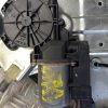 Leve vitre electrique avant gauche RENAULT CLIO 3 PHASE 1 Essence image 3