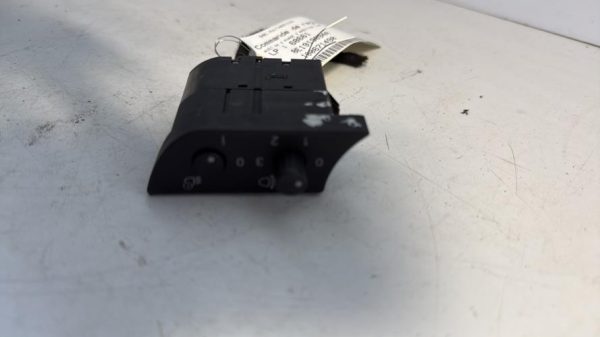 Commande de reglage hauteur de phare AUDI A4 2 PHASE 2 Diesel image 1