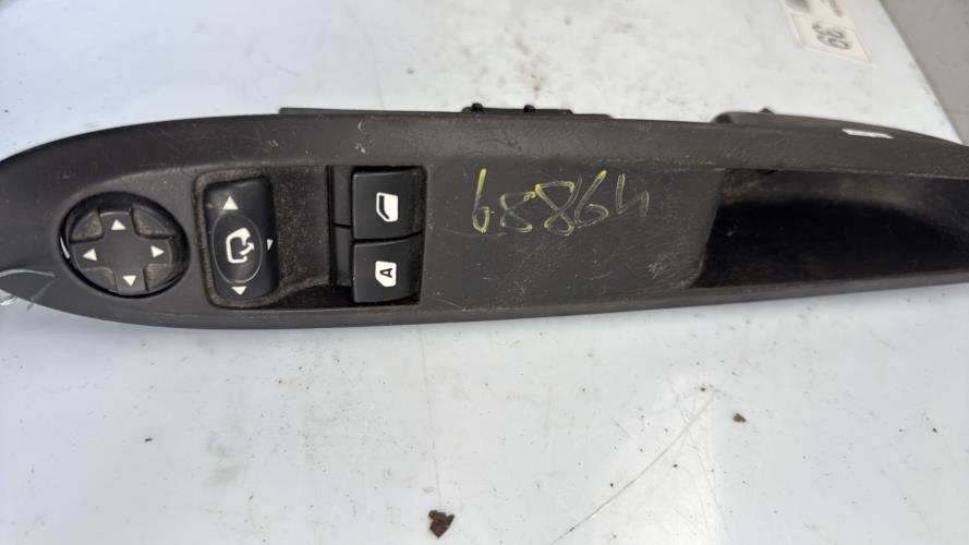 Interrupteur de leve vitre avant gauche CITROEN DS3 PHASE 1 Diesel image 1