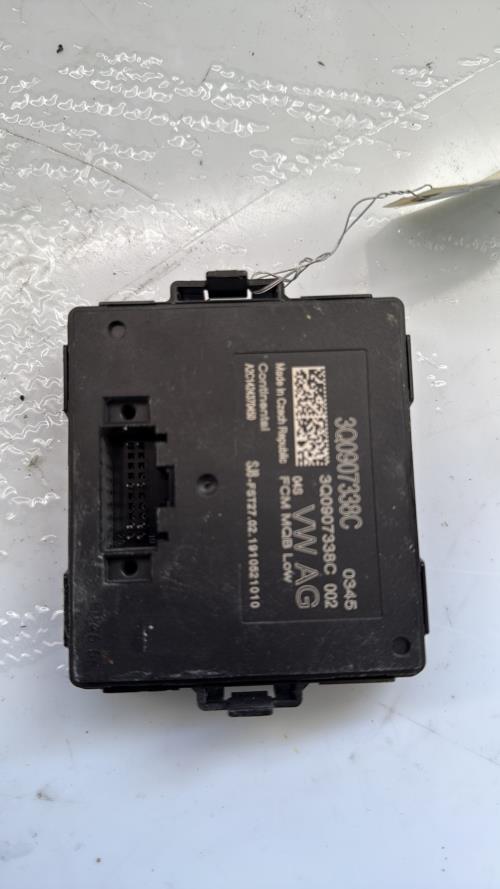 Calculateur AUDI A3 3 SPORTBACK RS3 PHASE 2 Essence image 2