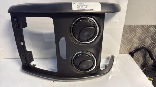 Aerateur tableau de bord DACIA DUSTER 1 PHASE 2 Diesel image 1