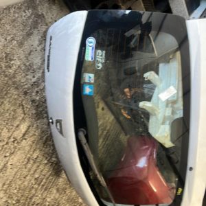 Malle/Hayon arriere DACIA SANDERO 1 Diesel image 1