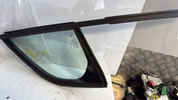Custode avant gauche (porte) CITROEN C3 2 PHASE 2 Diesel image 3