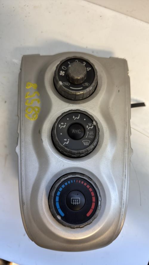 Commande chauffage TOYOTA YARIS 2 PHASE 1 Diesel image 1