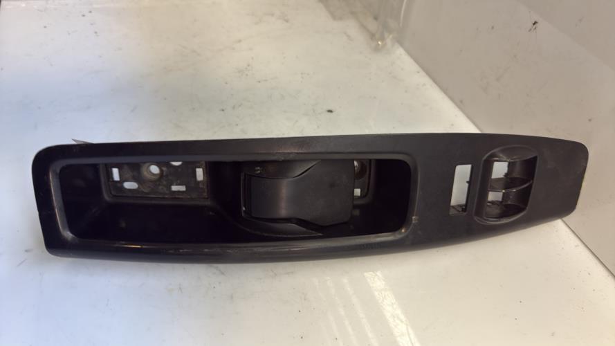 Poignee interieur avant gauche FIAT DOBLO 2 PHASE 2 Diesel image 3