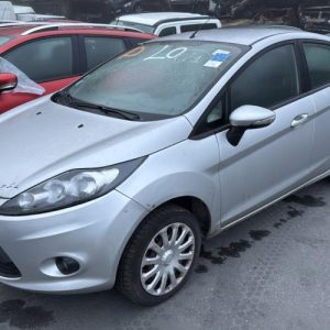 Aile avant gauche FORD FIESTA 6 PHASE 1 Diesel image 1
