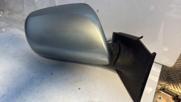 Retroviseur droit TOYOTA YARIS 2 PHASE 1 Diesel image 4
