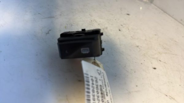 Commande degivrage lunette arriere DACIA DOKKER PHASE 1 Diesel image 1