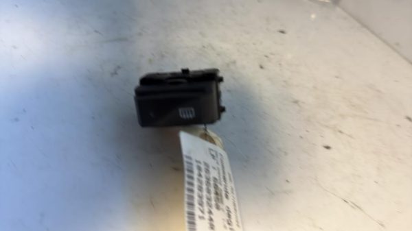 Commande degivrage lunette arriere DACIA DOKKER PHASE 1 Diesel image 2