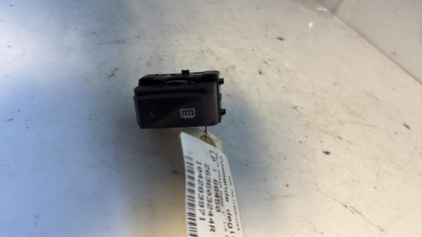 Commande degivrage lunette arriere DACIA DOKKER PHASE 1 Diesel image 3
